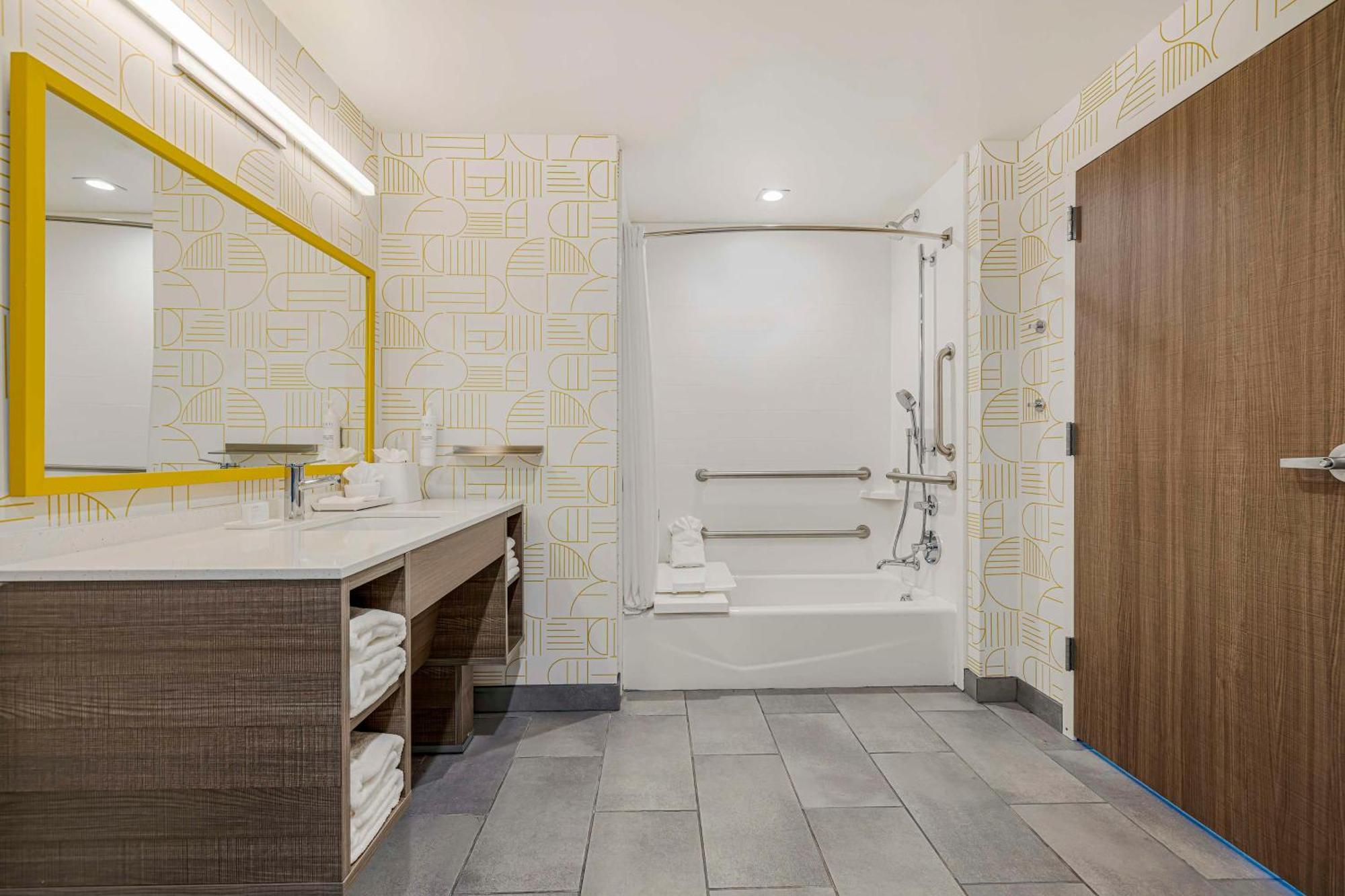Home2 Suites By Hilton Colorado Springs Airport Exterior photo